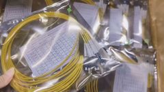 MTP MPO 브레이크아웃 패치 케이블 배송